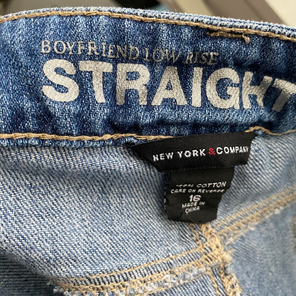 New York & Co Cropped Boyfriend Straight Jeans Distressed Womens Size 16 - Picture 3 of 8